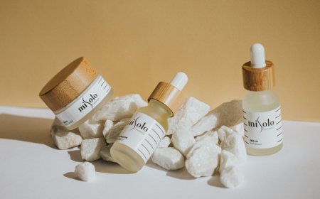 The Role of Hydration in Healthy Skin: Tips from Experts