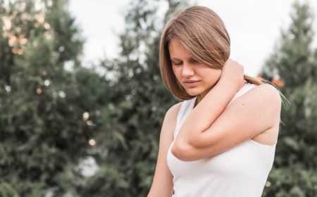 What’s Causing Your Elbow Pain – And How to Treat It Without Surgery