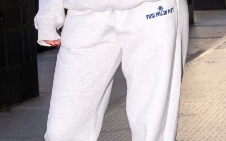 Pink Palm Puff: Trendy and Comfy