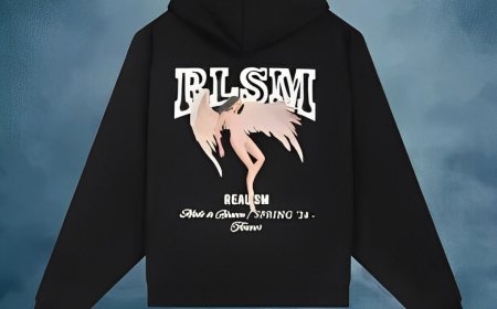 Realism Hoodie Australia — Simple, Clean, and Made for Everyday Wear