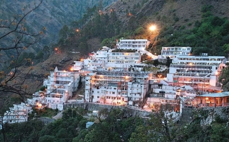 Book a Spiritual Journey with a Vaishno Devi Tour Package