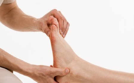 How Foot Mobilisation Therapy in Richmond Hill Can Relieve Chronic Foot Pain