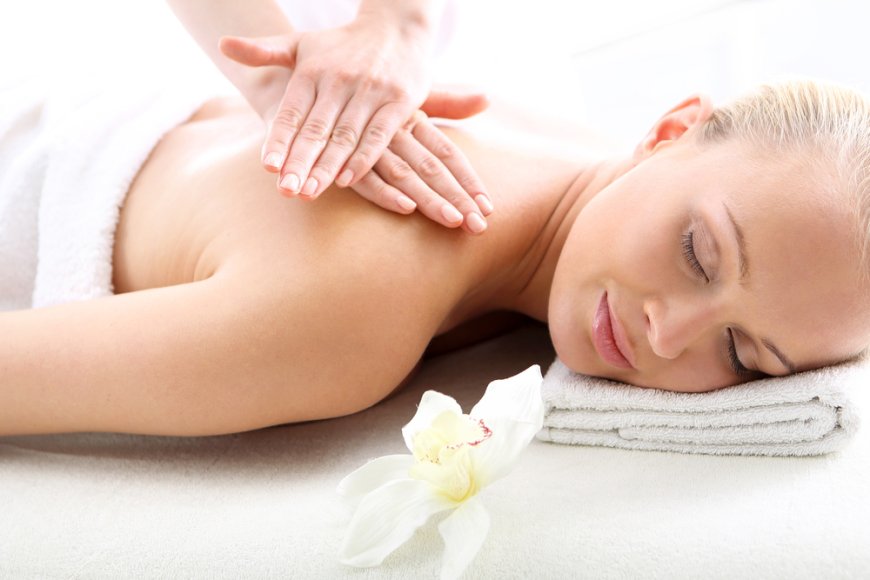 How Therapeutic Massage in Aurora Supports Pain Relief