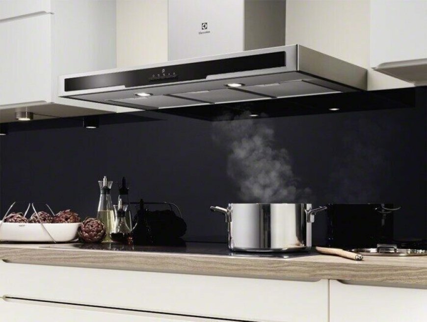 Maximizing Small Spaces: The Power and Practicality of a Compact Cooker Hood for Pakistani Homes